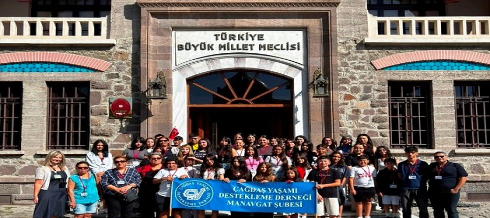 ÇYDD MANAVGAT ŞUBESİ ÖĞRENCİLERİ ANKARA VE ESKİŞEHİR’DE CUMHURİYET’İN İZİNİ SÜRDÜ