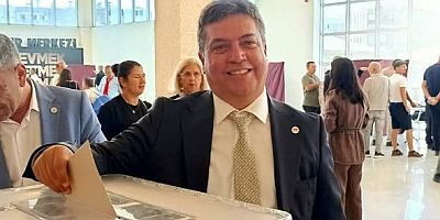 Beklendiği gibi Oykun Başar Yeni Parti ilçe başkanı seçildi