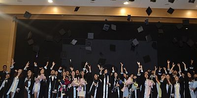 MANAVGAT BEŞERİ BİLİMLER FAKÜLTESİ MEZUNLARI İÇİN TÖREN DÜZENLEDİ.